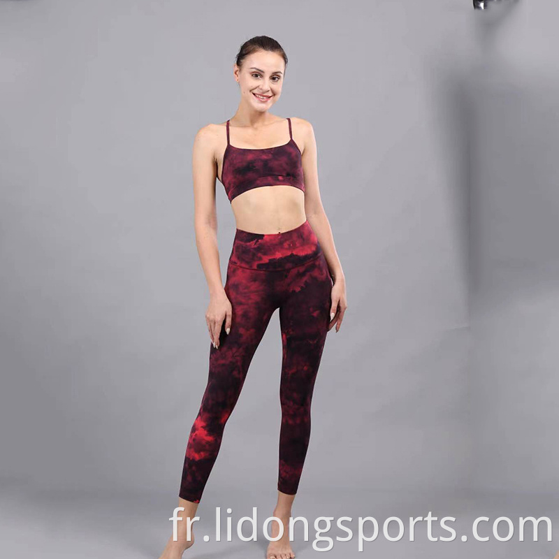 Vente chaude de haute qualité Fabrics confortables Vêtements de yoga costume de fitness ensembles vêtements yoga femme femme yoga vêtements
